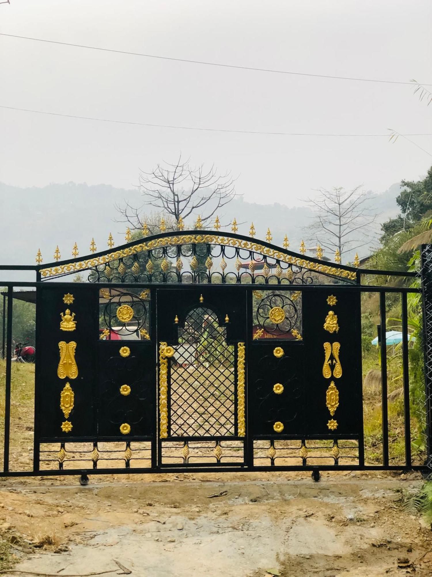 Into The Wild Pokhara Villa Kāskī Kültér fotó